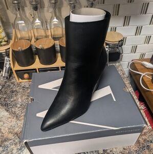 Woman's size 9 boots